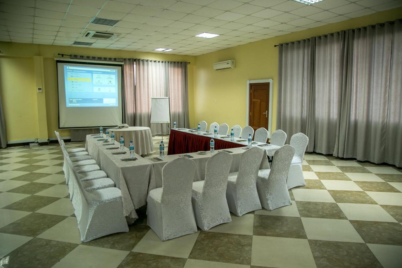 Kebbys Hotel Dar es Salaam Luaran gambar