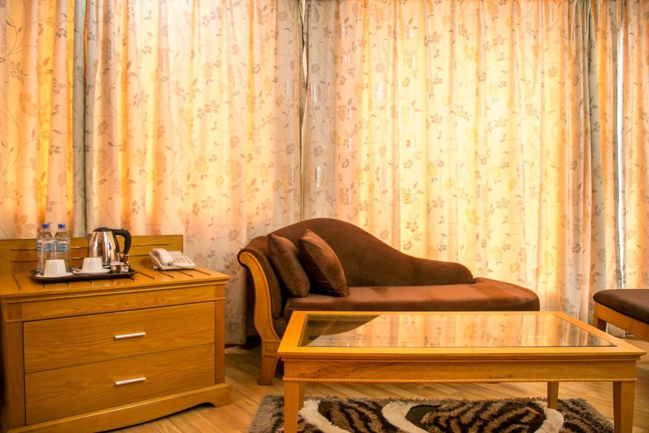Kebbys Hotel Dar es Salaam Luaran gambar