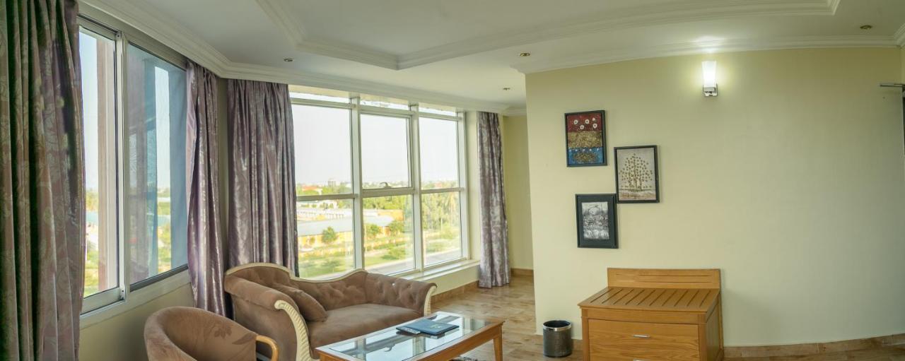 Kebbys Hotel Dar es Salaam Luaran gambar